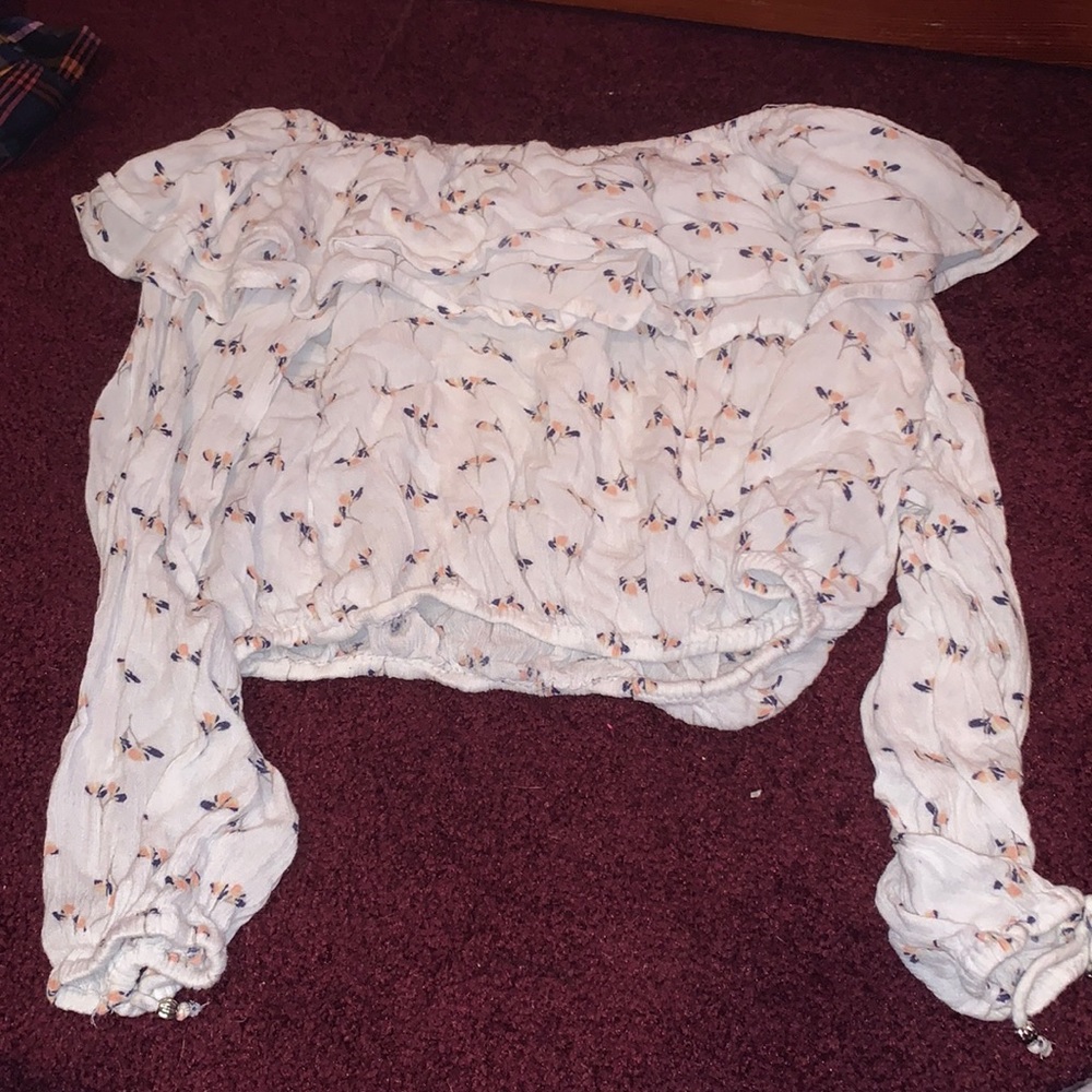 Crop top with floral design